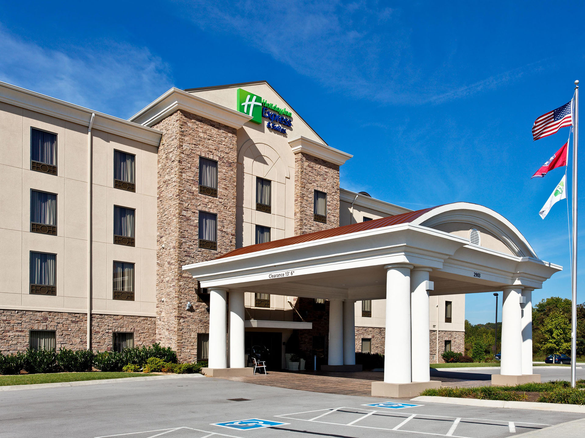 holiday-inn-express-and-suites-morristown-4211937308-4x3 web