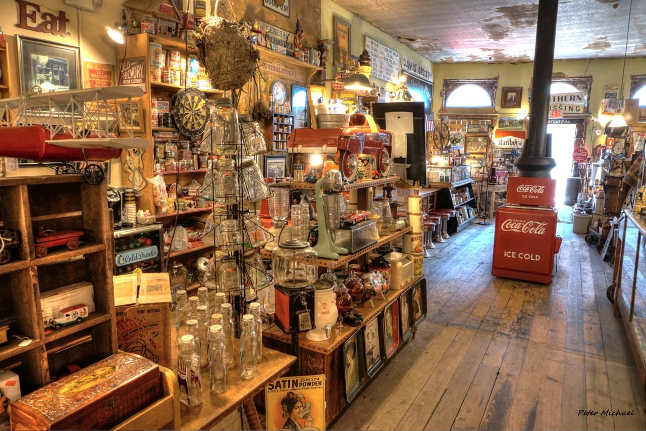 24-online-antique-stores-and-flea-markets-to-shop-for-vintage-resalvaged